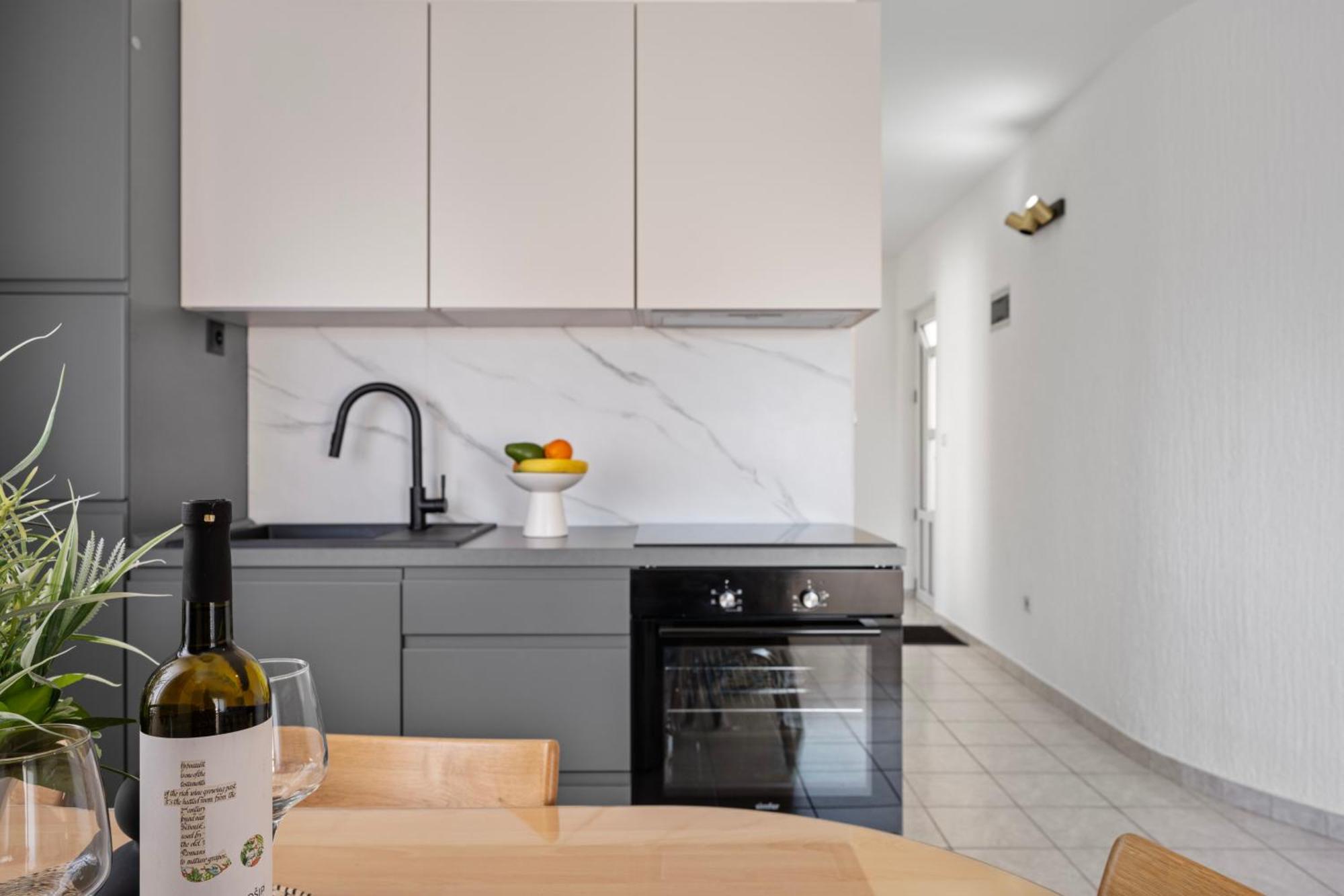 Aquarius Apartments - Beachside With Heated Pool 보디체 객실 사진