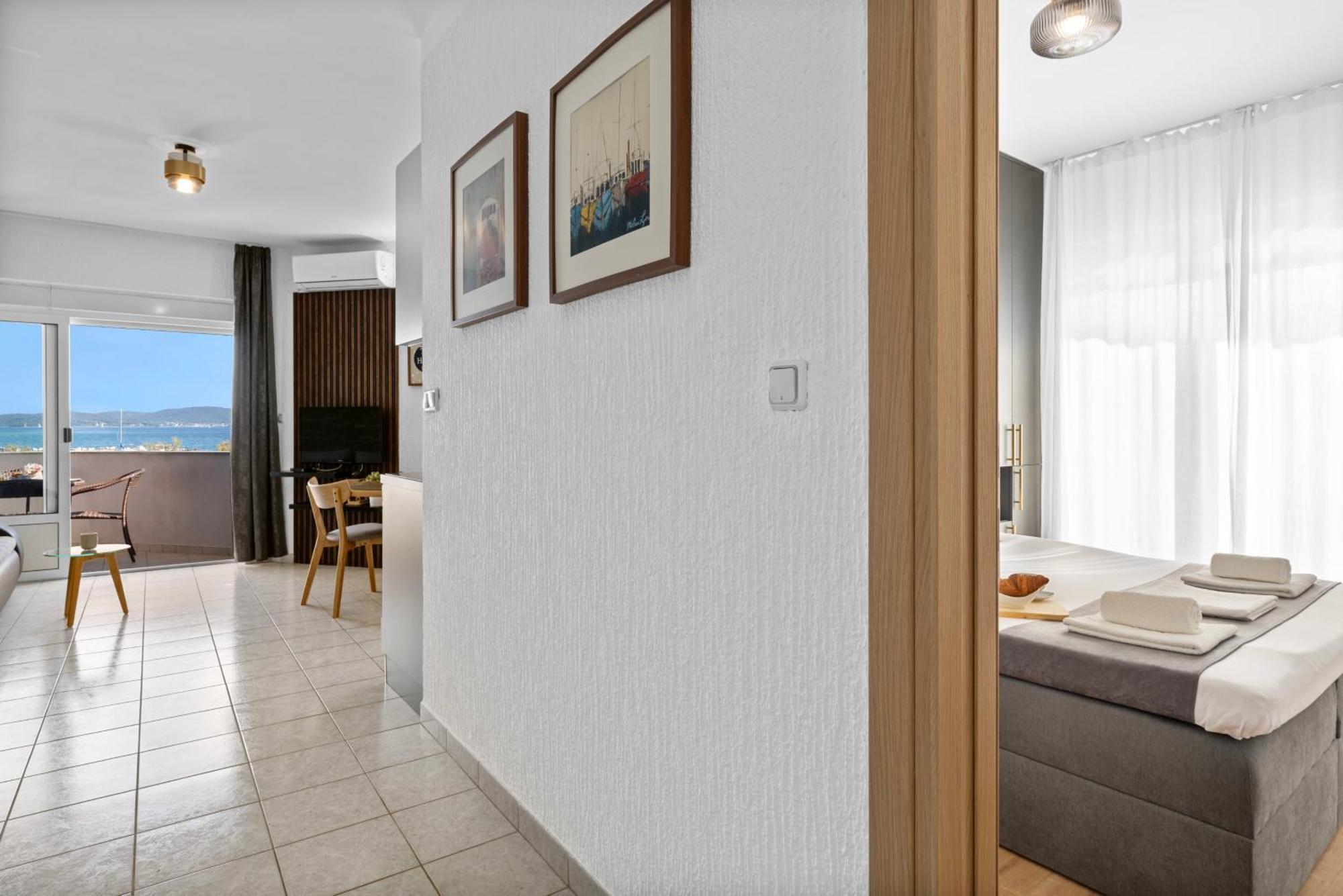 Aquarius Apartments - Beachside With Heated Pool 보디체 외부 사진