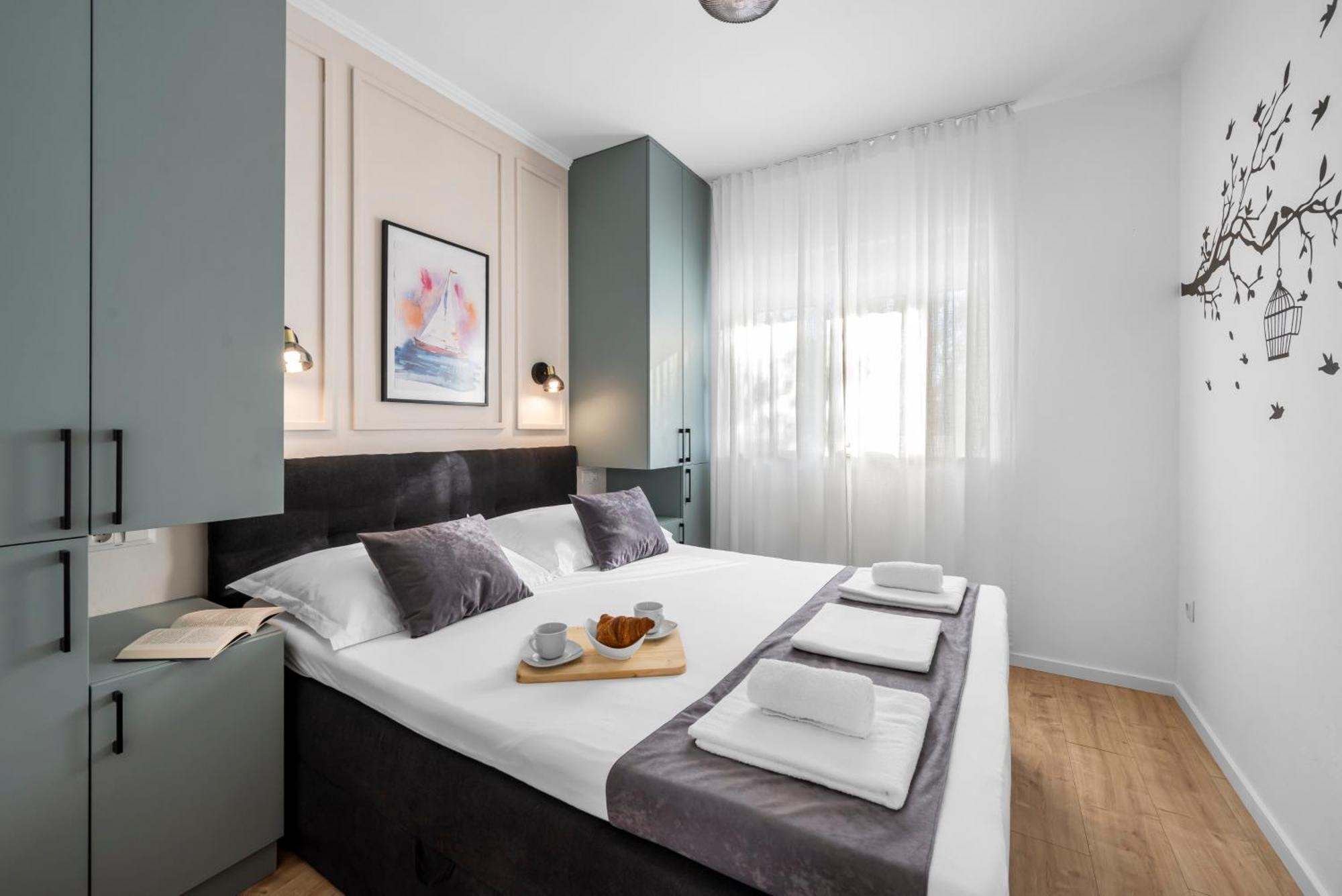 Aquarius Apartments - Beachside With Heated Pool 보디체 객실 사진