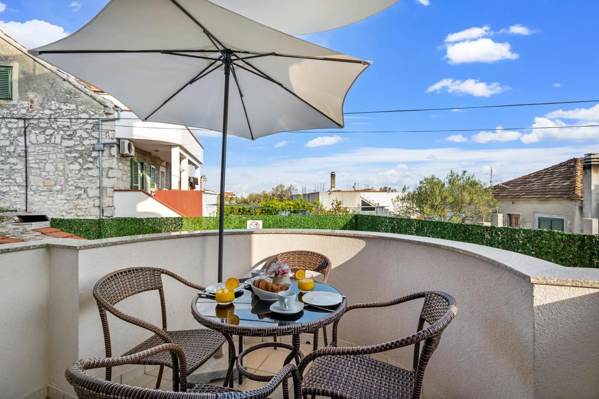 Aquarius Apartments - Beachside With Heated Pool 보디체 객실 사진