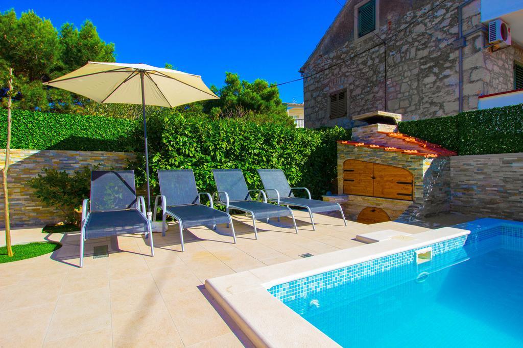 Aquarius Apartments - Beachside With Heated Pool 보디체 외부 사진